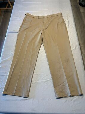 Haggar Men's Khaki Chinos - Light Tan